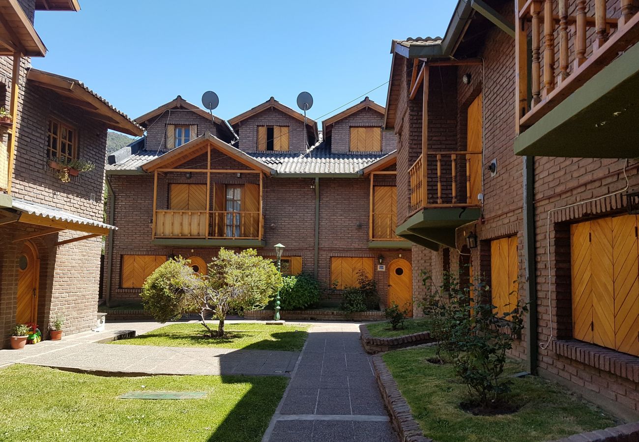 Cabaña en San Martin de los Andes - Aldea de montaña - Andarlibre