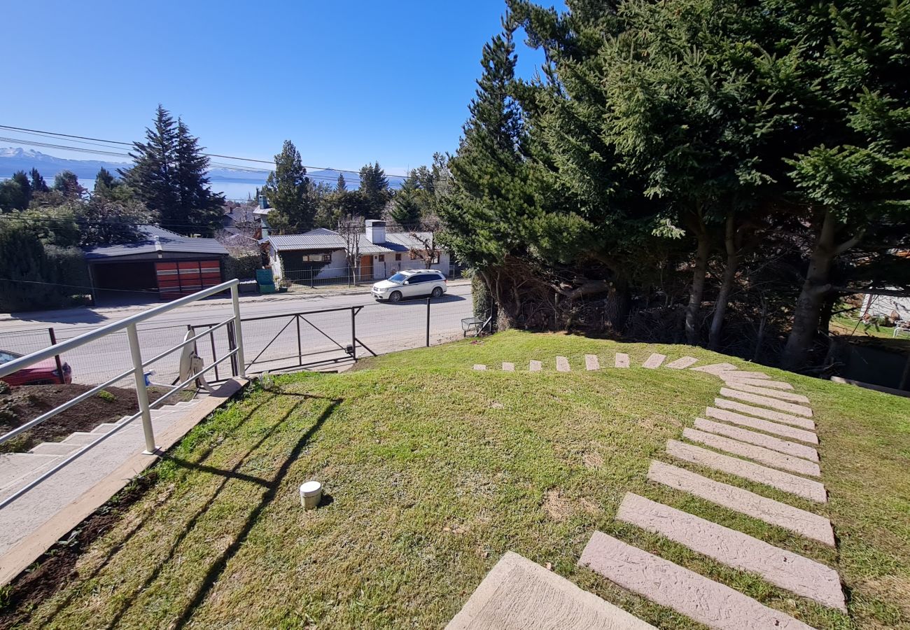 Casa en San Carlos de Bariloche - El Colibri con estacionamiento y Wifi